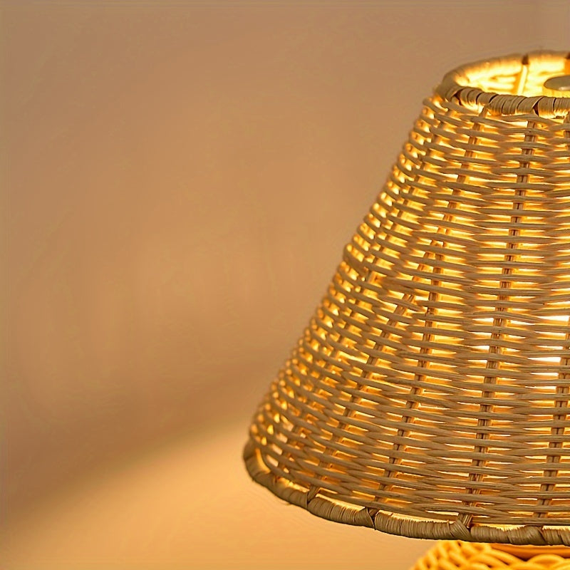 Bamboo-Woven Desk Lamp — USB-Powered Boho-Chic Accent Light for Cozy Spaces
