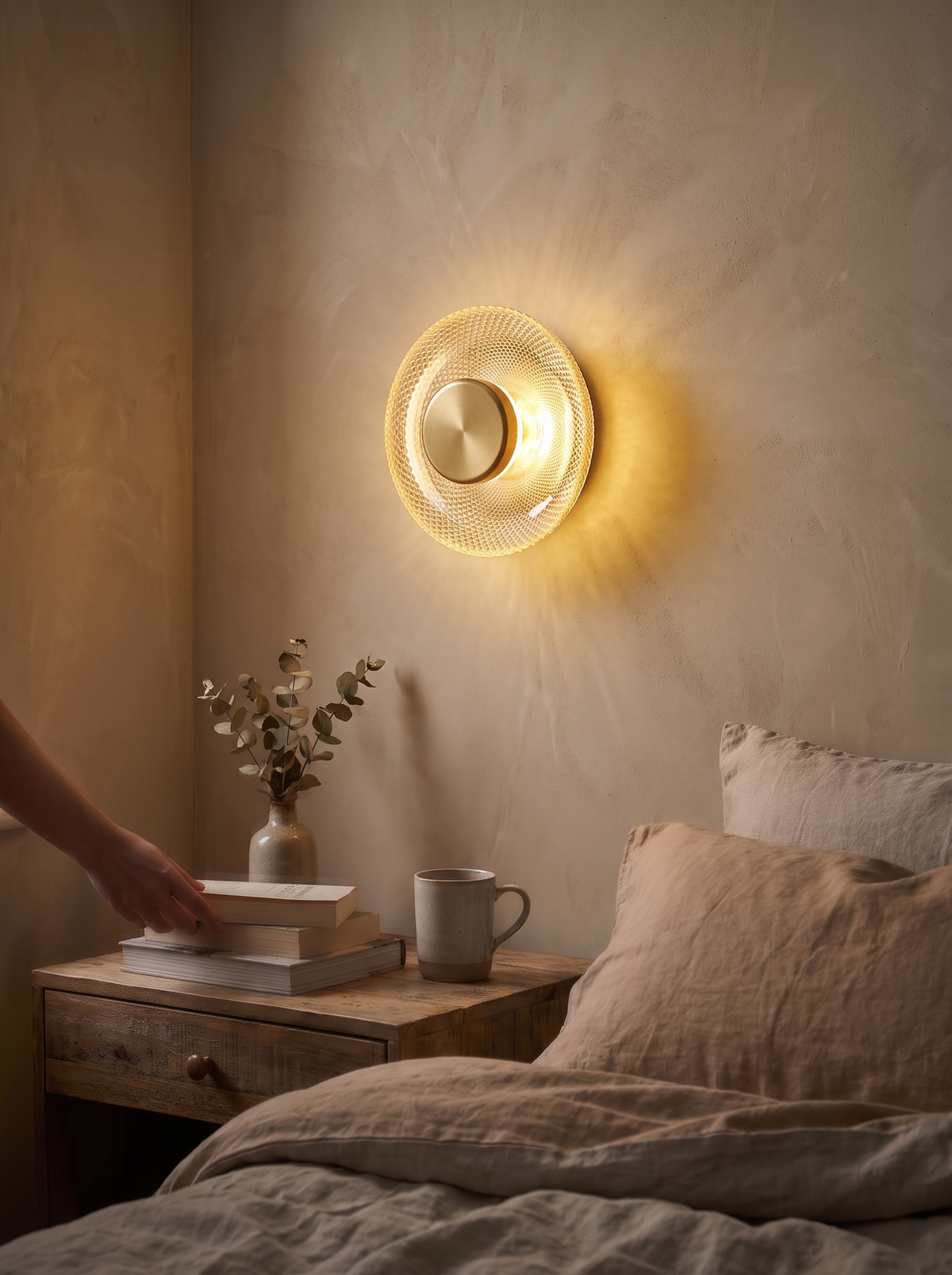 Modern Coloured Glass Wall Lamp as a quiet accent