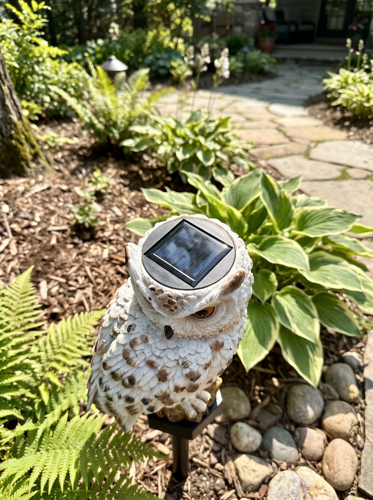 Solar Owl Garden Light solar panel catching sun