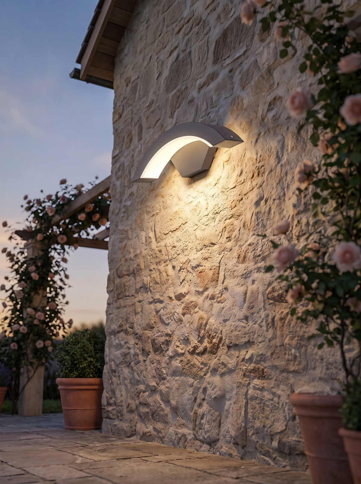 Modern Outdoor Wall Light beam up and down a wall