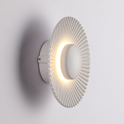 Hasna SunRay Wall Lamp — Contemporary Metallic Sun Design for a Radiant Glow